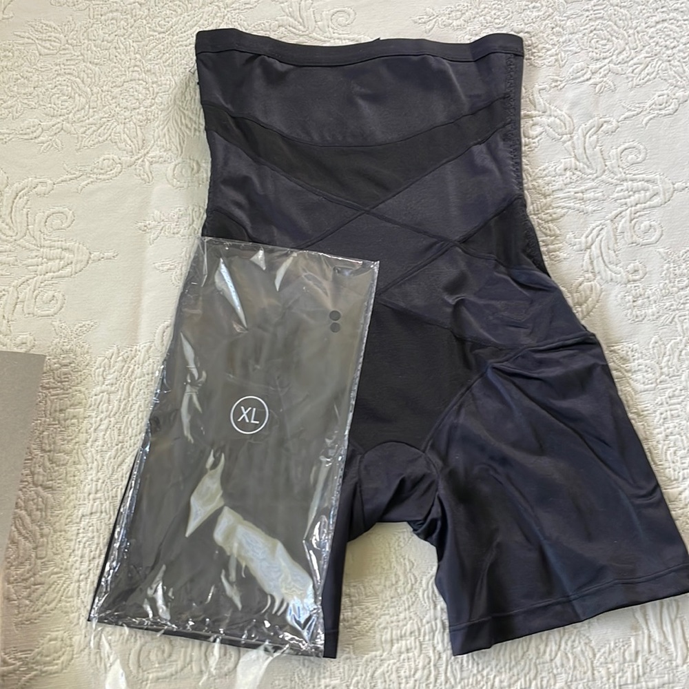 ‼️‼️SOLD‼️‼️NEW❤️BODY SHAPERS❤️ (2) with front flattening panels‼️